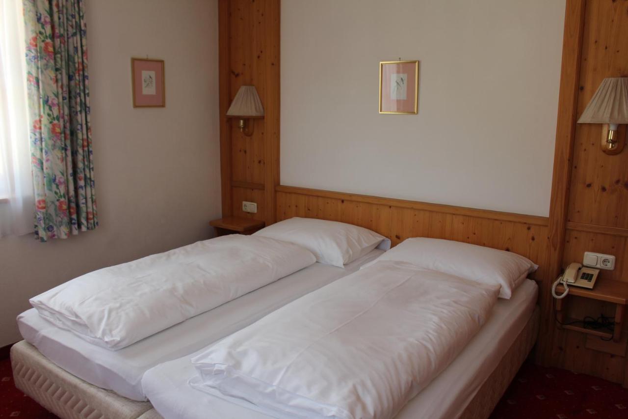 Hotel Grafenwirt ヴァークライン エクステリア 写真